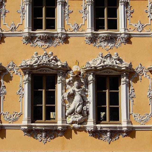 Architectural details, Würzburg, courtesy of @st_emiliano