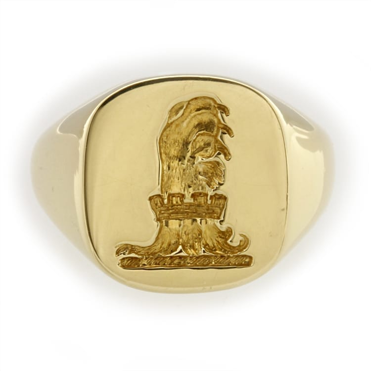 A Gentleman’s 18 Carat Gold Signet Ring