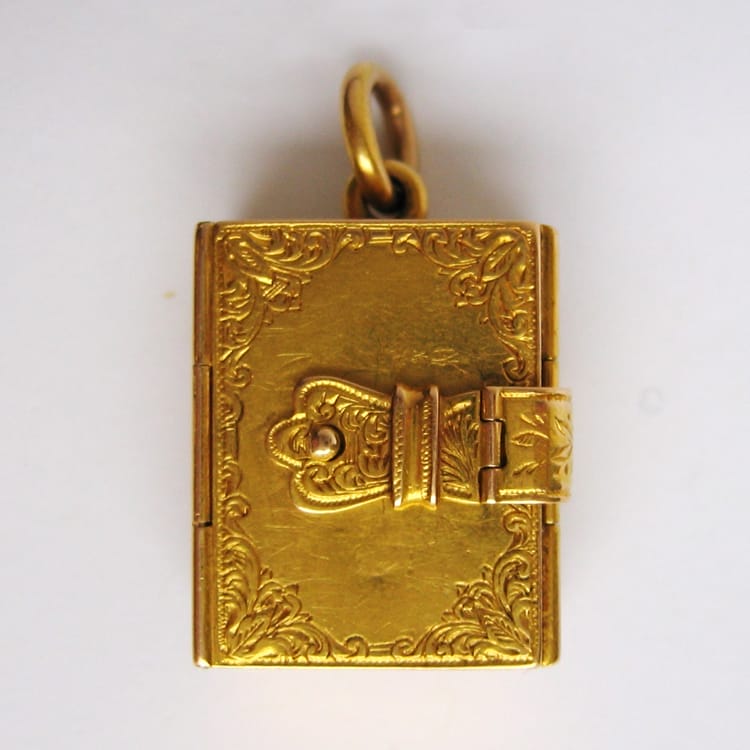 A Mid-victorian Yellow Gold Book Picture Locket
