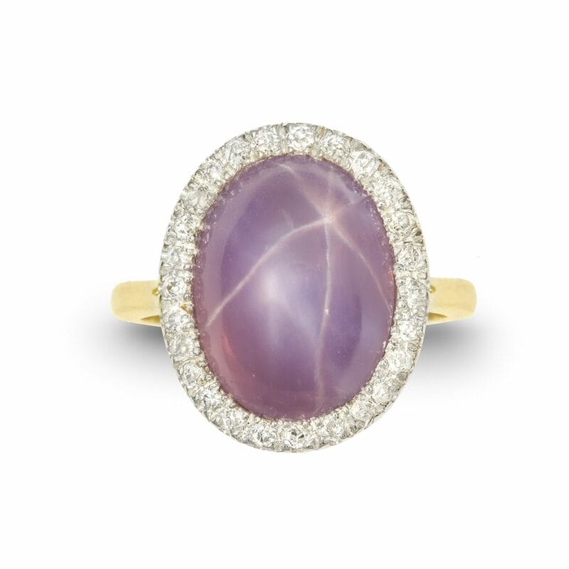 An Oval Pink Star Sapphire Ring