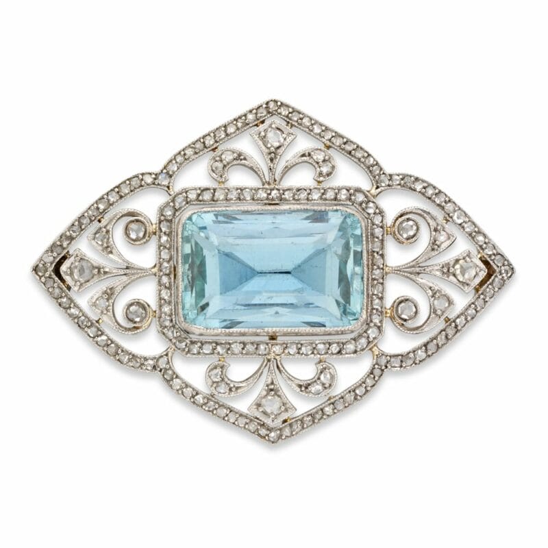 An Edwardian Aquamarine And Diamond Cartouche-shaped Brooch