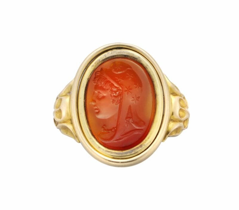 A Victorian Hardstone Reversable Cameo Ring