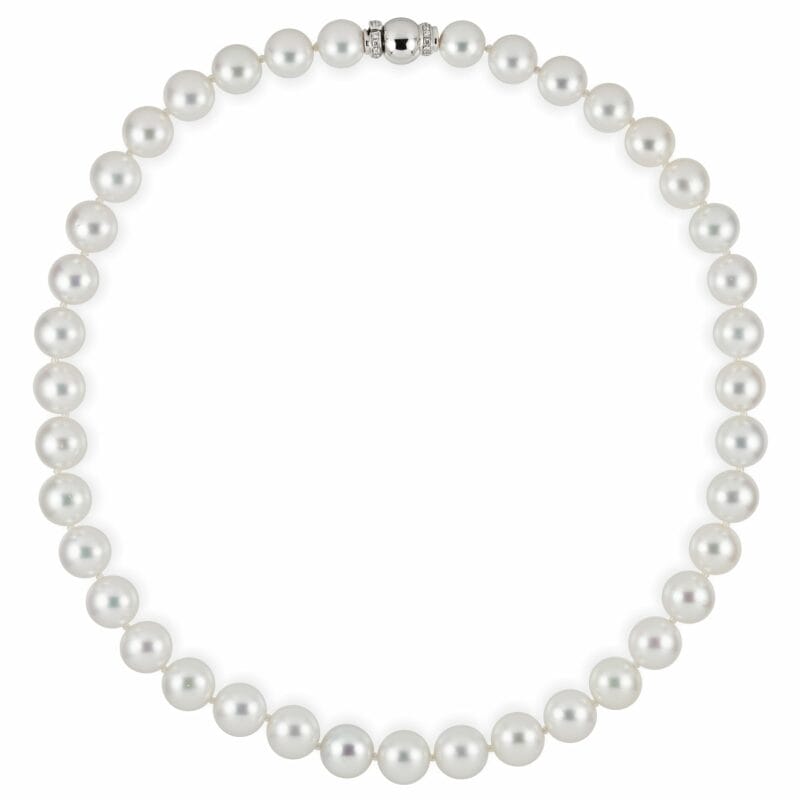 A South Sea Cultured Pearl Necklace