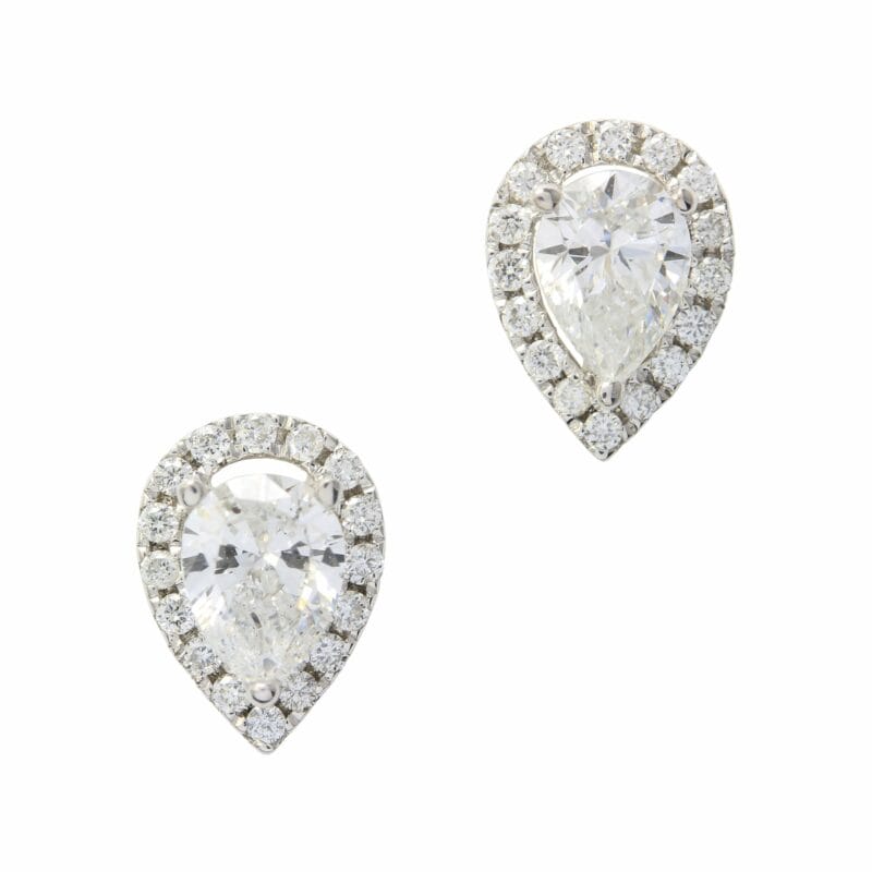 A Pear Shape Brilliant-cut Diamond Cluster Stud Earrings