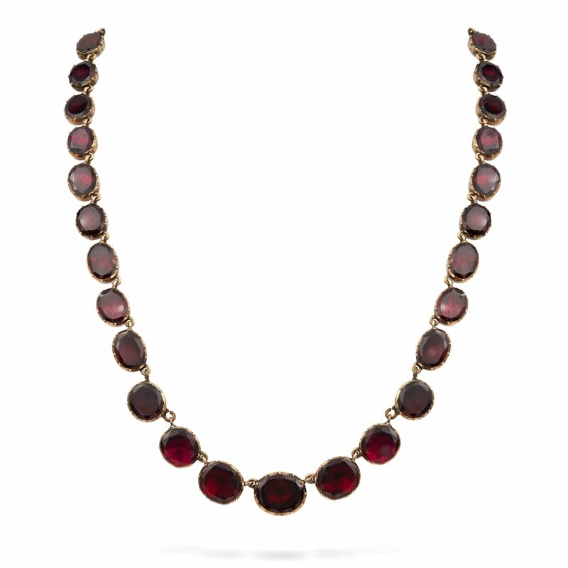 A fine early 19th century garnet rivière necklace