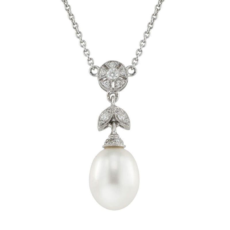 A pearl and diamond pendant/necklace