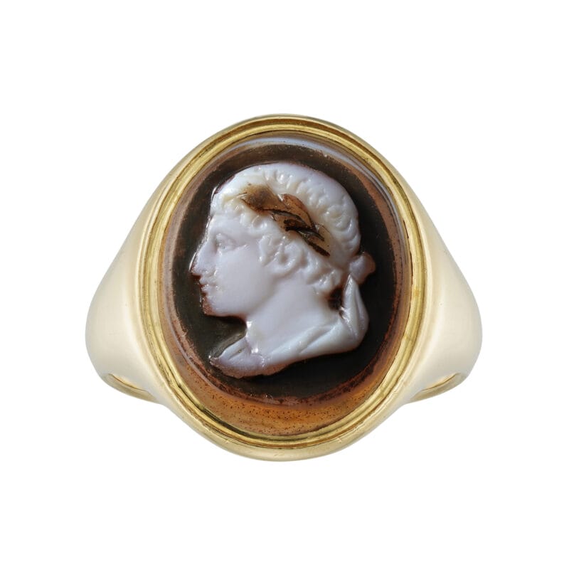 A cameo ring depicting Julius Caesar