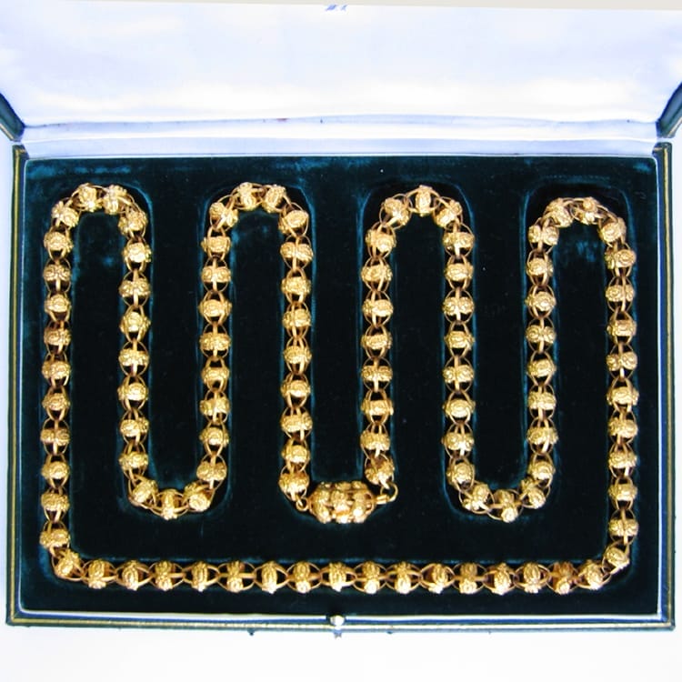 An Antique Gold Chain