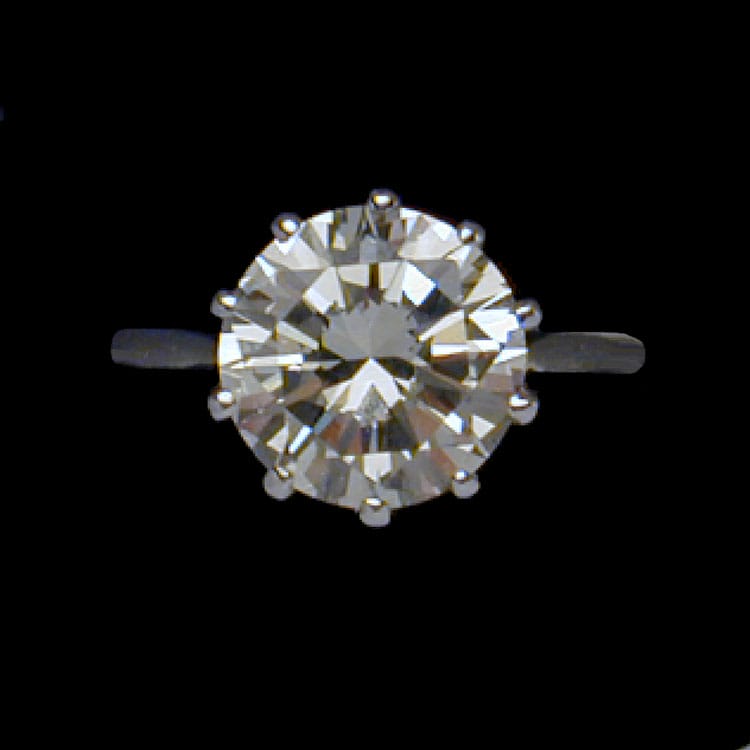 A Single Stone Round Brilliant-cut Diamond Ring, 3.47cts