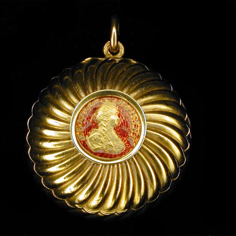 A Late Nineteenth Century Faberge Gold Bonbonniere Pendant