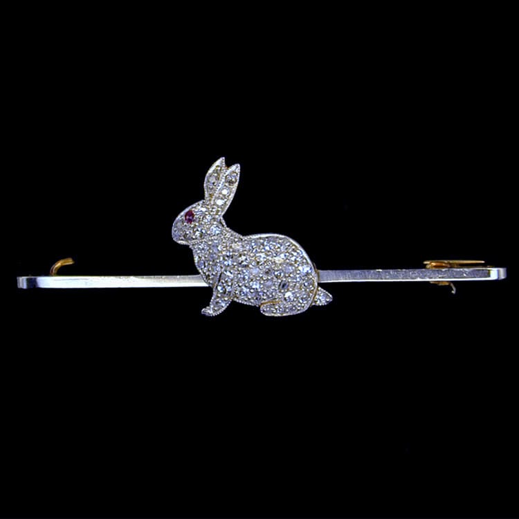 A Diamond-set Rabbit Motif Bar Brooch