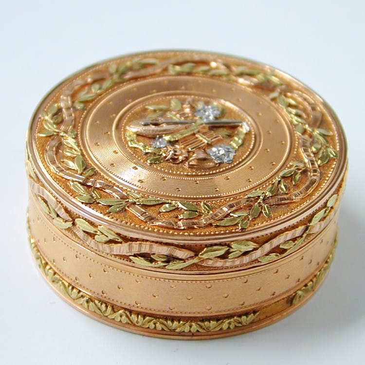 A 19th Century Four Colour Gold Pill Box