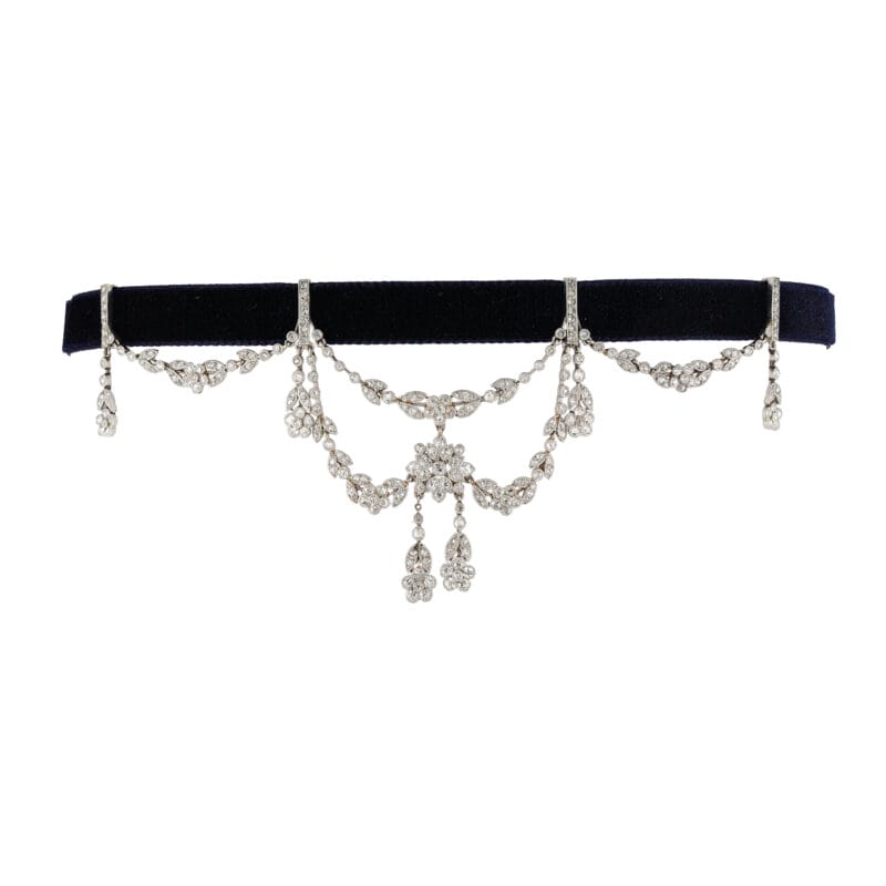 An Edwardian diamond festoon necklace