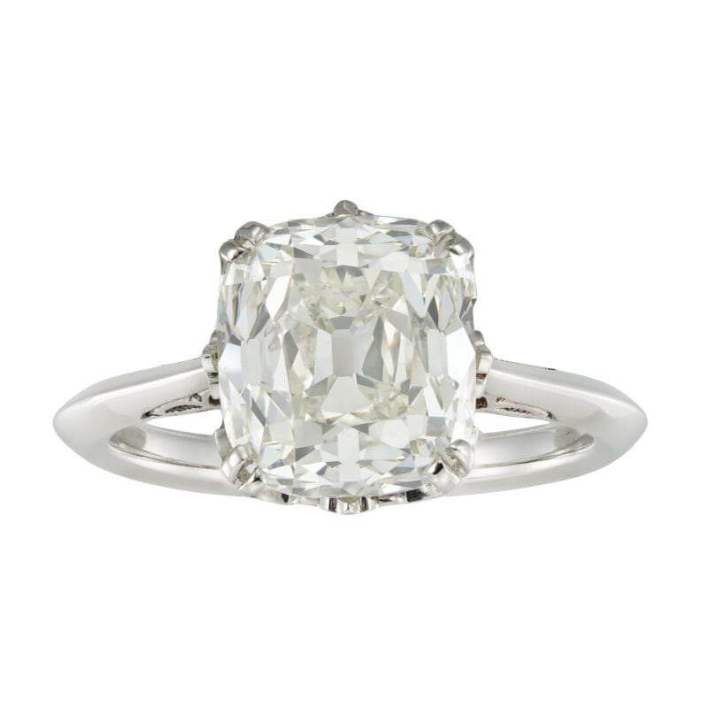 A 3.90 carats old mine-cut diamond ring